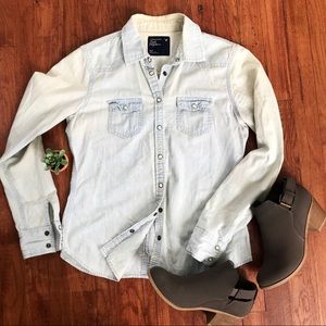 American Eagle Distressed Jean Shirt